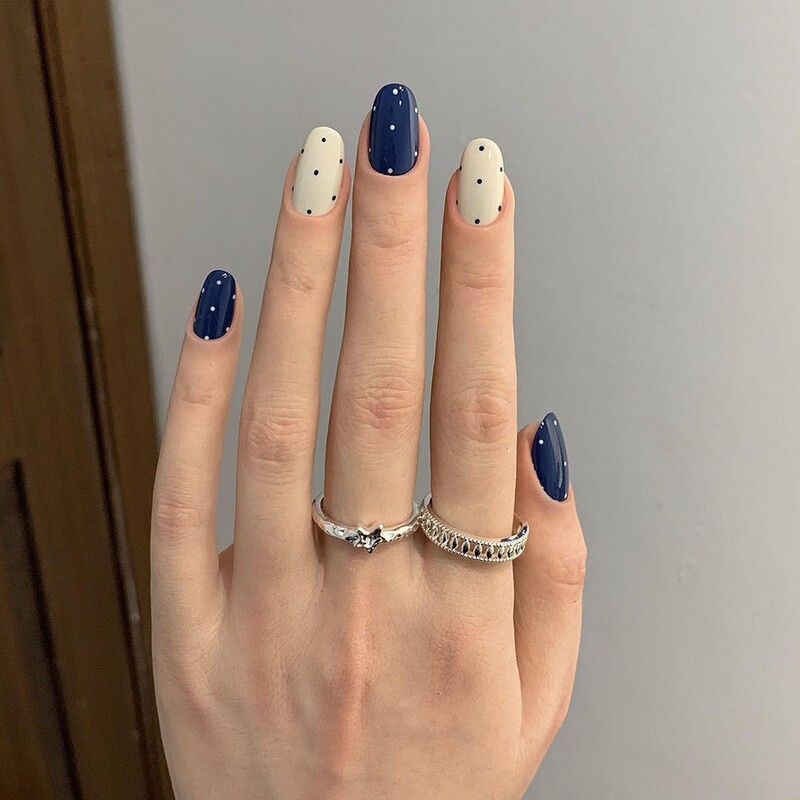 Blue Holiday~Navy Blue and White French Polka Dot Nail Art Spring High-End Simple Ins Style Whitening Fake Nail Stickers Blue Holiday~Navy Blue and White French Polka Dot Nail Art Spring High-End Simple Ins Style Whitening Fake Nail Stickers