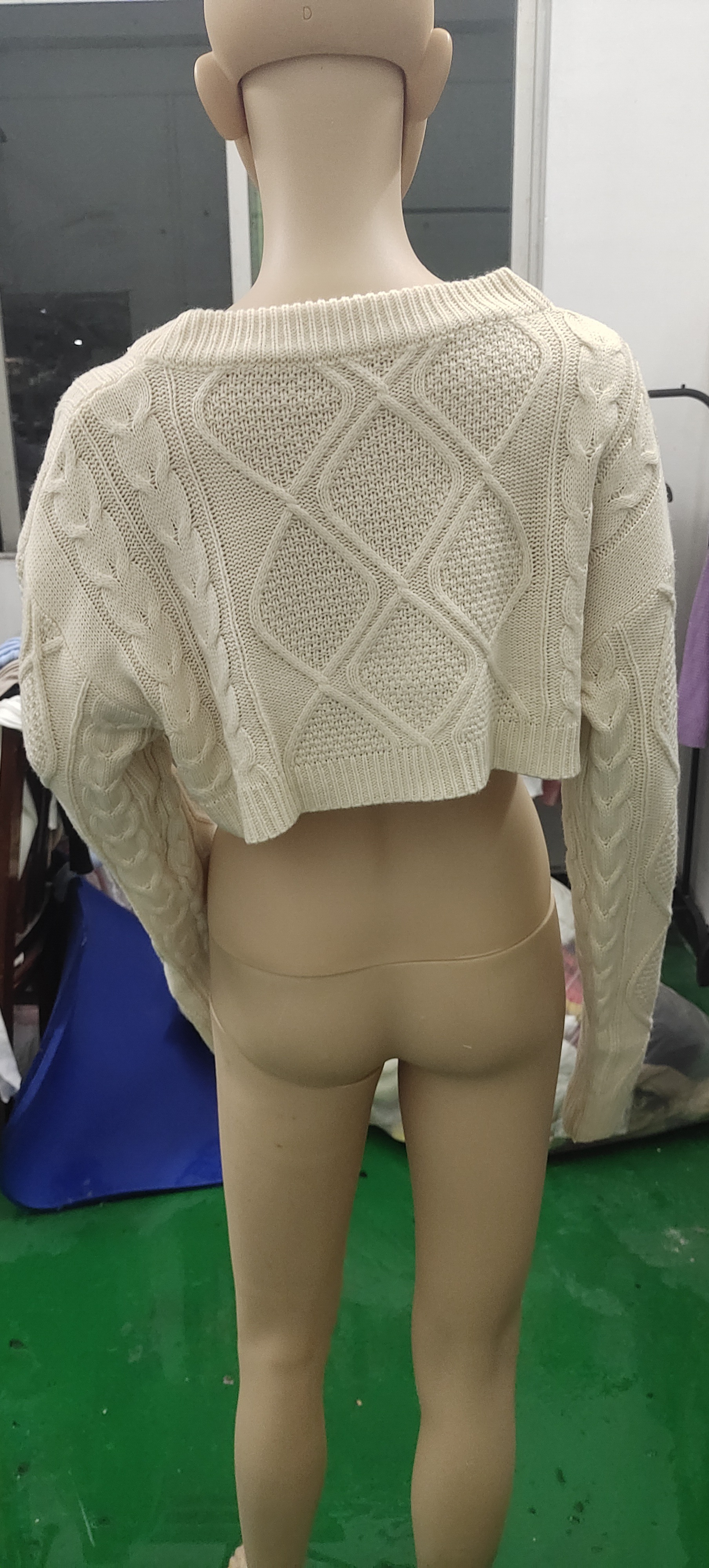 Pullover Image 7