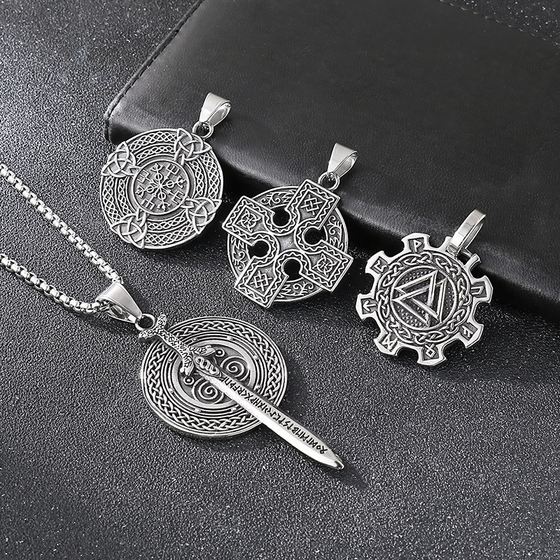 Viking Warrior Pendant Necklace Vintage Celtic Knot Shield Style_voghion.com