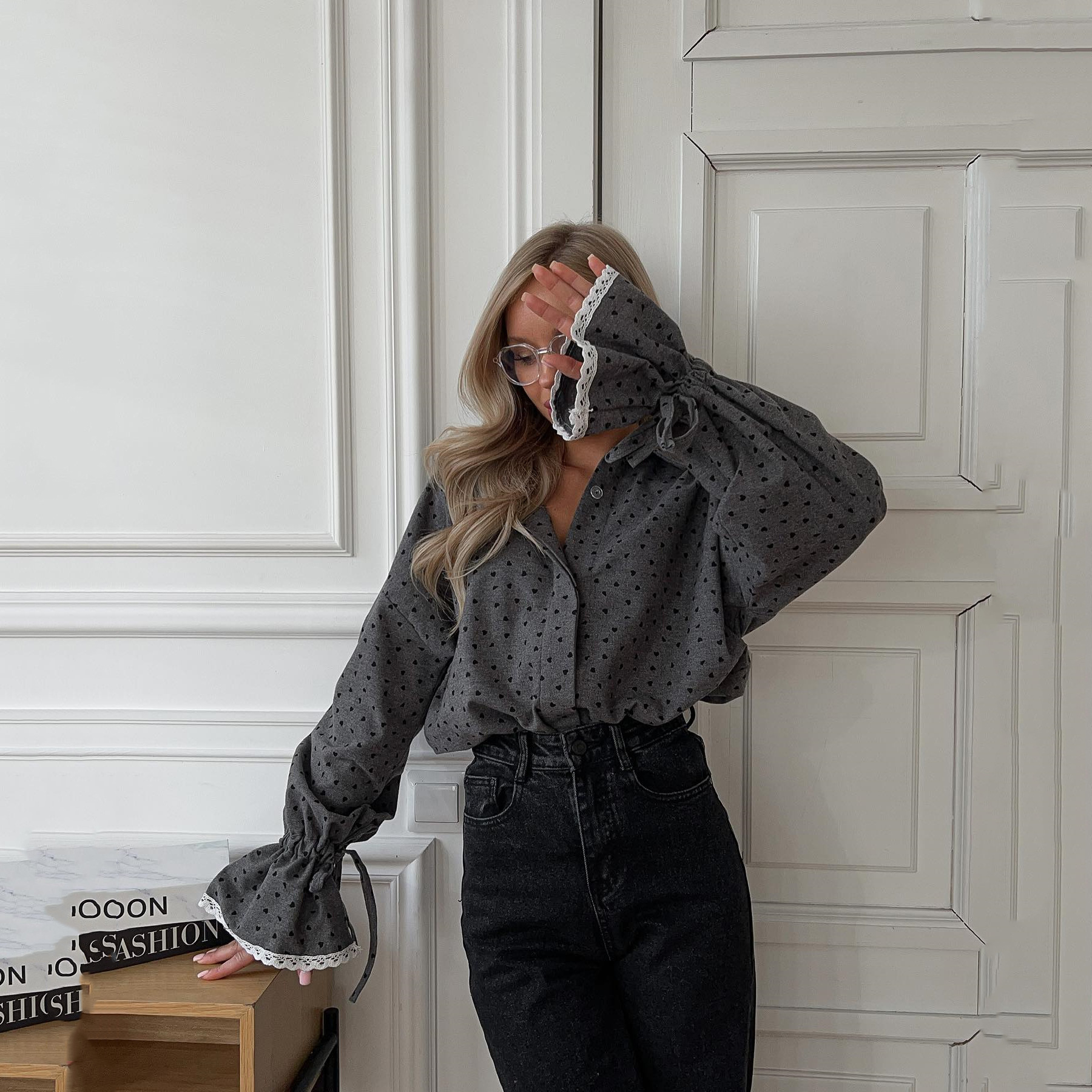 El Comercio exterior nuevo manguito de encaje costura camisa diseño de las mujeres de moda suelta Polka Dot solapa camisa de manga larga Otoño de las mujeres