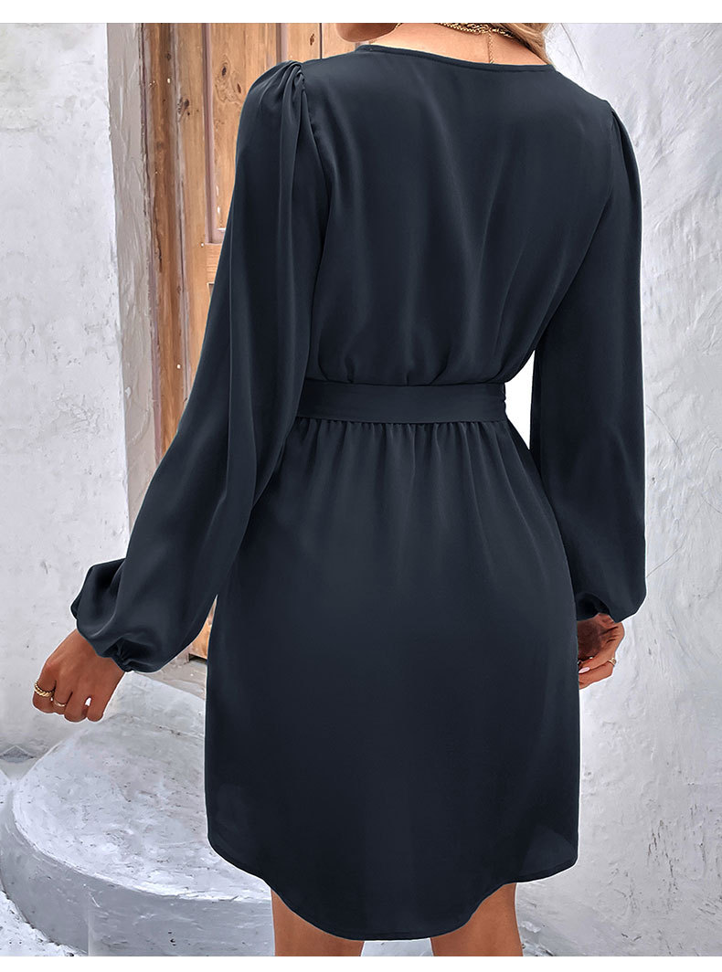 Abito da donna a maniche lunghe con scollo a V_voghion.com