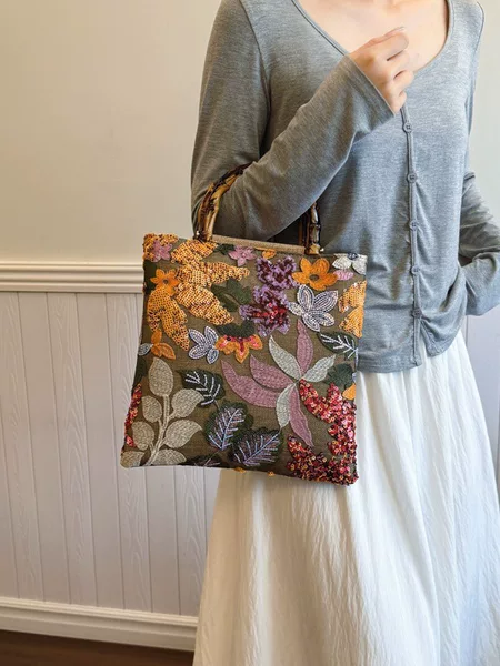 Cross-border new bamboo handbag high-end sense color sequins vintage ladies hand heavy embroidery fashion evening bag