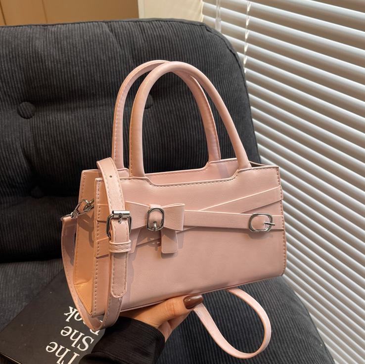 Nicho de diseño de tendencia bolso de mano para mujeres 2025 nuevo estilo de alto nivel de sensación versátil bolso de hombro casual simple bolso cuadrado