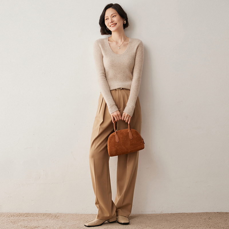 カシミヤのシャツの女性U襟の長袖はスリムで優しいです。