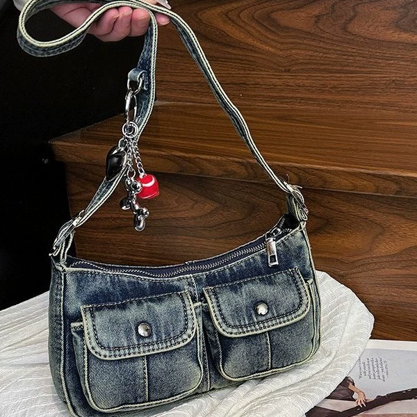 Модная сумка через плечо 2025 года, новая винтажная джинсовая сумка с эффектом потертости для молодых женщин, французская сумка-багет для повседневного использования.