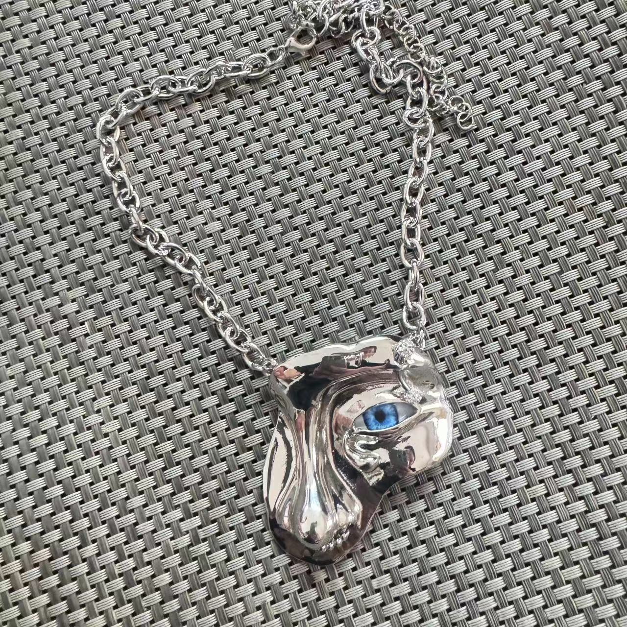 Exaggerated Half-face Mask Cuban Necklace High-end Retro Torque_voghion.com