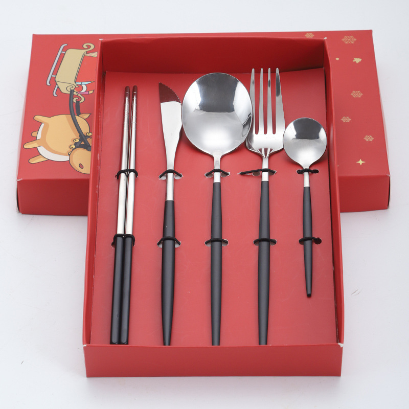 Amazon caja de regalo de Navidad transfronteriza cuchillo de acero inoxidable portugués, tenedor y cuchara conjunto de cuatro piezas cuchillo de carne y tenedor cuchara de comida principal