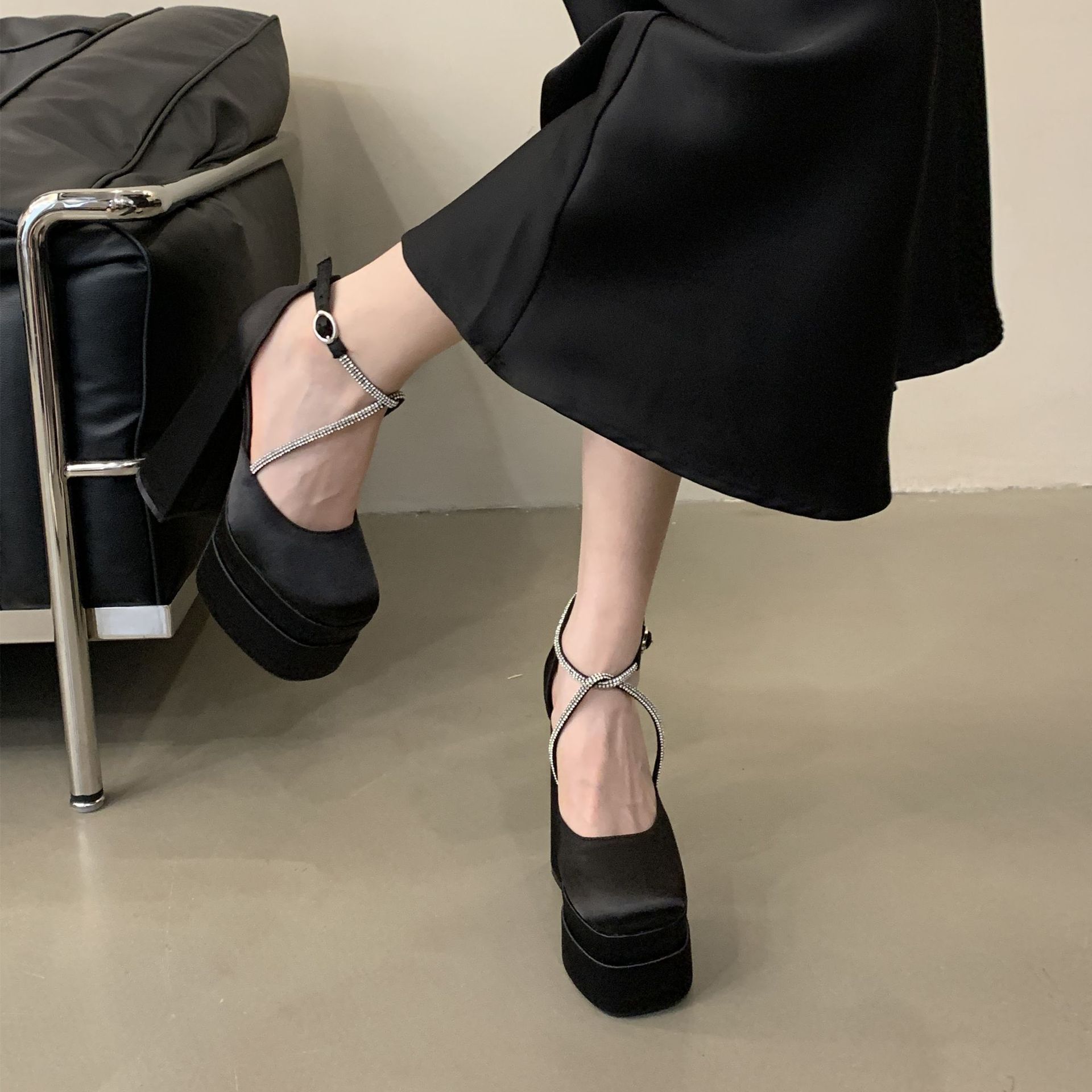 Giày cao gót nữ đế xuồng platform mũi vuông, gót 15 cm, chất liệu satin đính đá — Màu sâm panh chi tiết 14