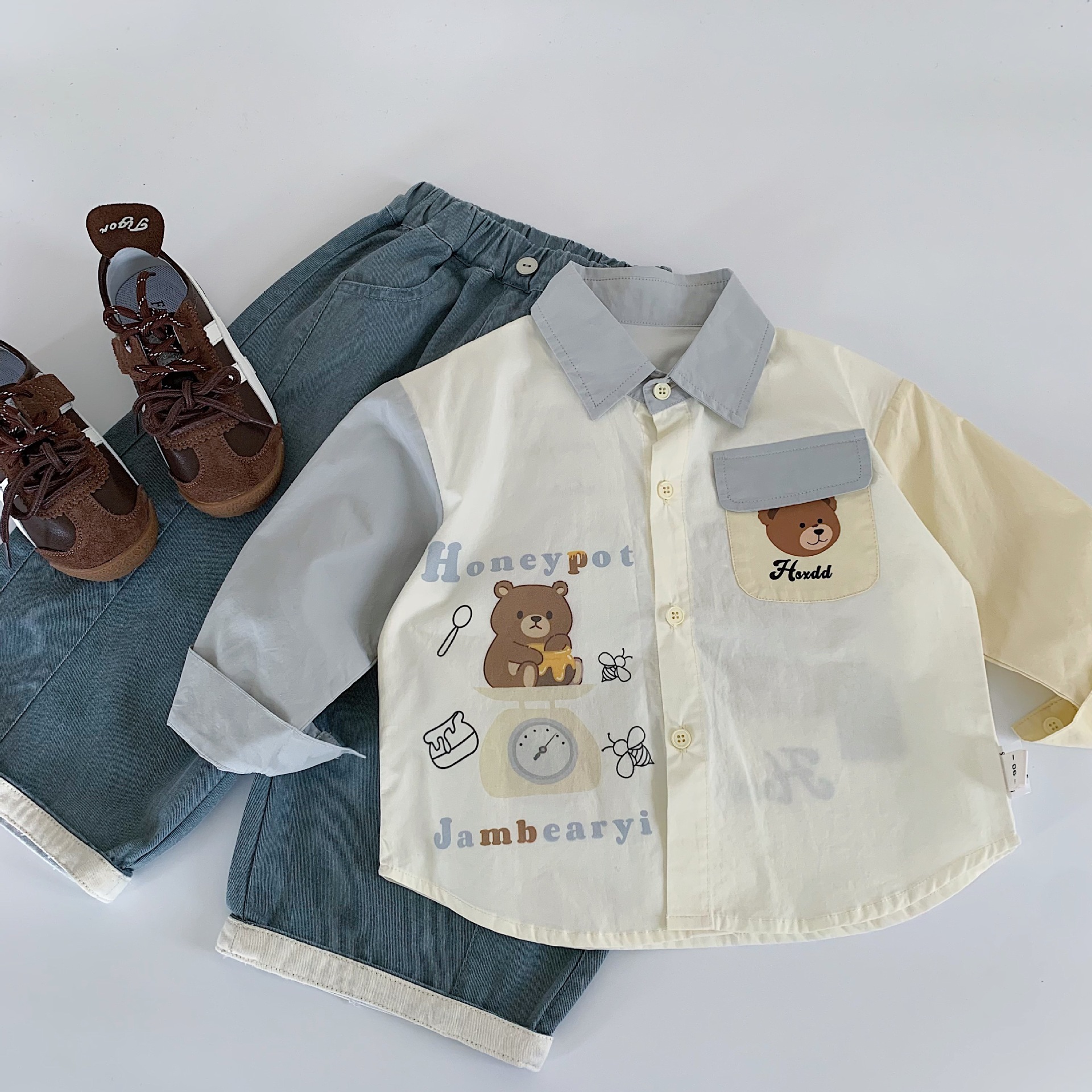 Camisas infantiles Mai Bao 2025, otoño nuevo estilo coreano para niños y niñas, camisas de color de oso, ropa de primavera y otoño bebé