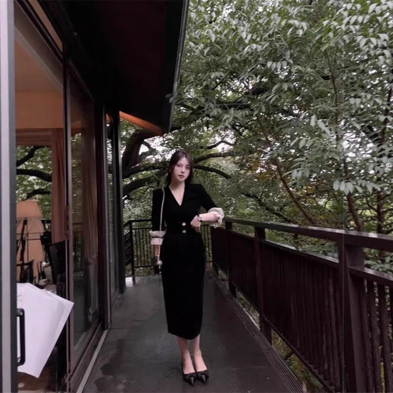 法式赫本风V领黑色丝绒连衣裙收腰显瘦小众小黑裙礼服|undefined