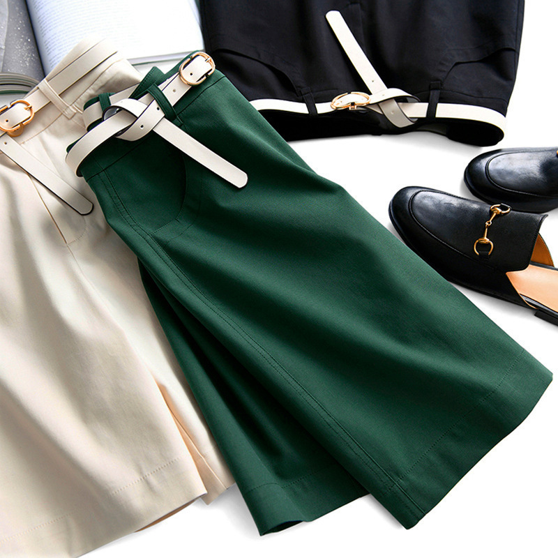 In Stock--New Casual Versatile Five-Point Straight-Leg Studded Belt Shorts for Women, Stylish, Simple, and Breathable