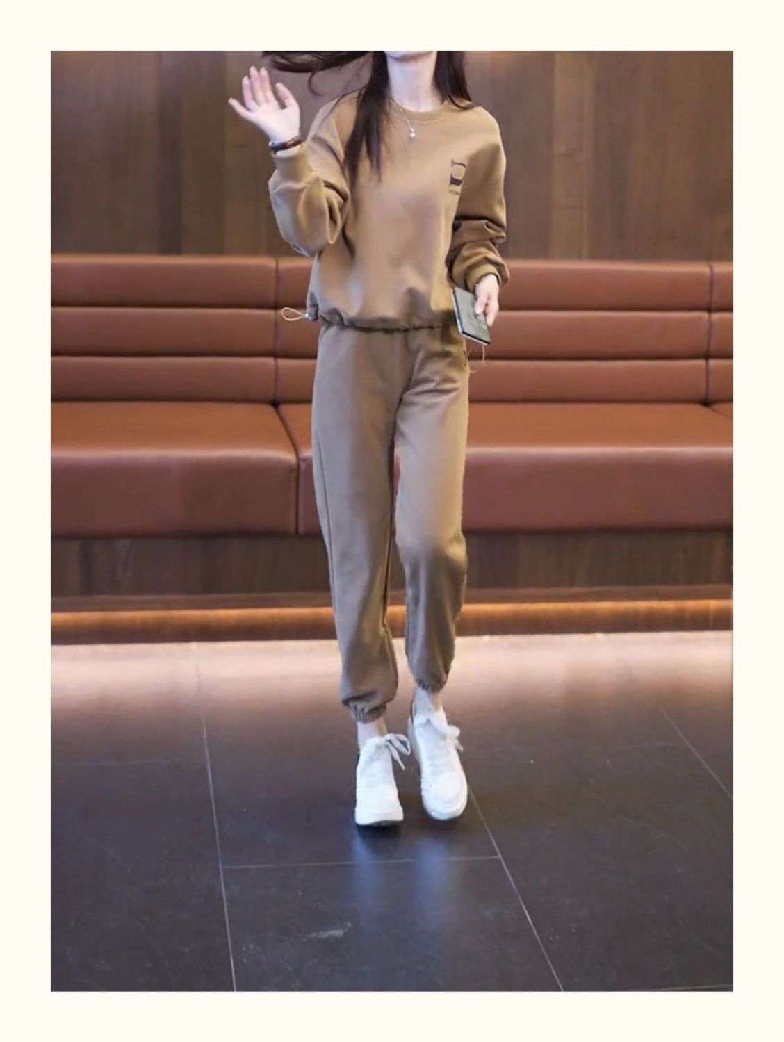 "Conjunto deportivo informal para mujer: sudadera con capucha y pantalones deportivos de estilo coreano (caqui/burdeos/negro)"_voghion.com