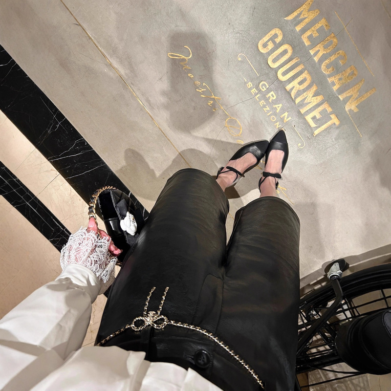 Good Morning Fan Fan with the King!! High-Quality Structured Pu Leather Mid-Length Pants, Slimming Straight-Leg Pants.