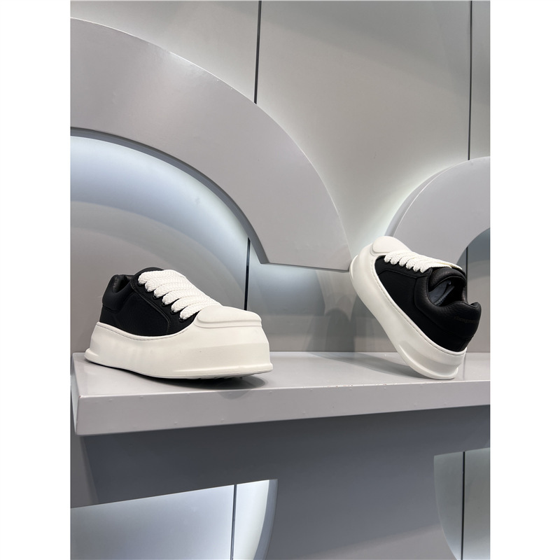 By Classy Fashion Trendy Versatile Men's Shoes Autumn and Winter New Original Design Round Toe Simple Douyin Same Style Casual Shoes By Classy Fashion Trendy Versatile Men's Shoes Autumn and Winter New Original Design Round Toe Simple Douyin Same Style Casual Shoes