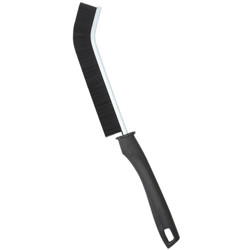 Brush the gaps in the bathroom and the floor. Brush the gaps and grooves in the corners of the bathroom and toilet tiles. Brush the floor without dead corners.