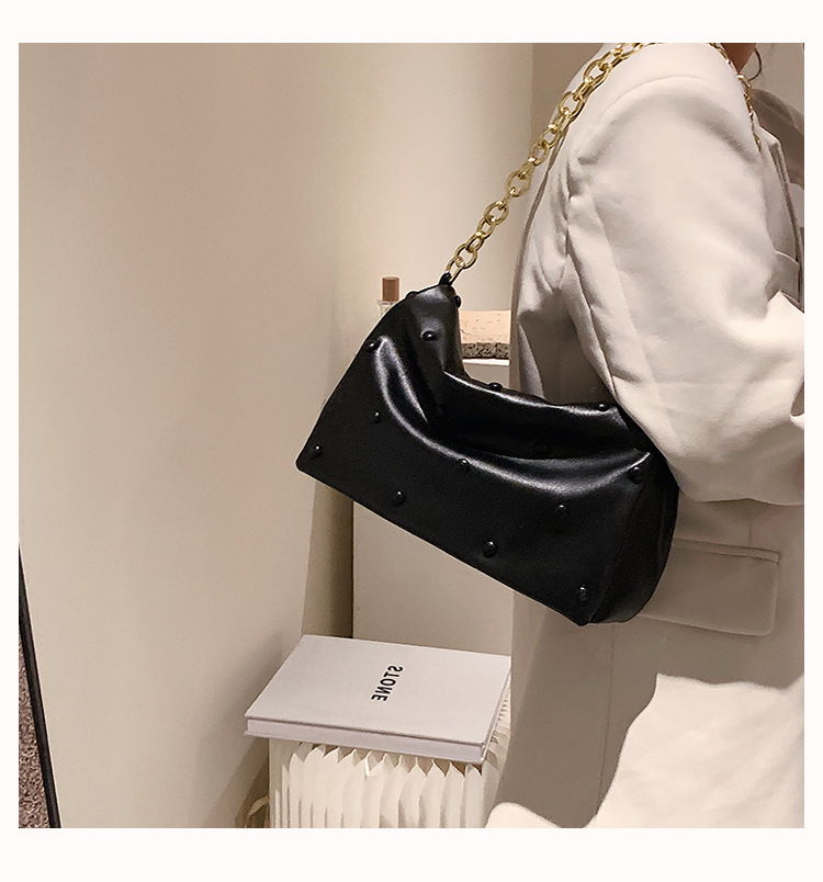 Autumn And Winter Retro Small Bag New Messenger Bag Chain Single Shoulder Armpit Small Square Bag display picture 2