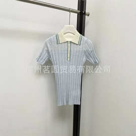 mu 翻领学院风针织短袖25夏季6月新品女金标微章麻花撞色针织上衣