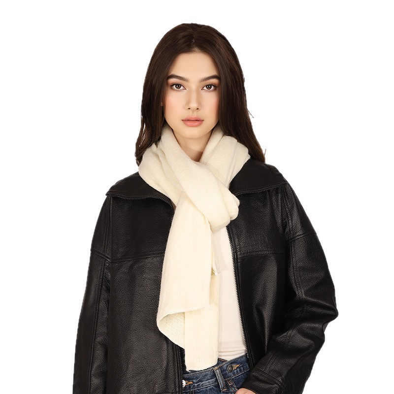 Fábrica directa de nuevos bufandas calientes y cómodas de color sólido de invierno para mujeres nuevos estudiantes bufandas de alta calidad al por mayor