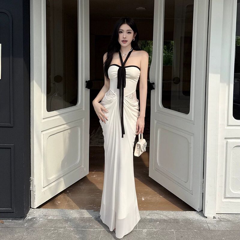 Purely Alluring Mature Style Backless Halter Neck Tube Dress for Women, Summer Fishtail Dress with a Slim Fit and Hip-Hugging Design