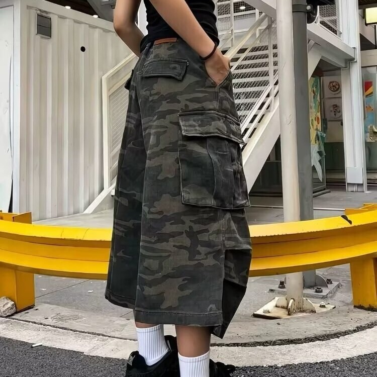 Camouflage Multi-Pocket Cropped Pants for Men, Loose Wide-Leg Trendy Fashion Retro Versatile Casual Workwear Jeans Camouflage Multi-Pocket Cropped Pants for Men, Loose Wide-Leg Trendy Fashion Retro Versatile Casual Workwear Jeans