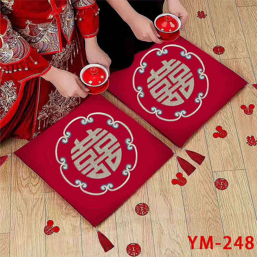 Suministros de Boda boda tostada té estera boda de rodillas culto Xi estera engrosada rojo festivo estilo chino Fu estera al por mayor
