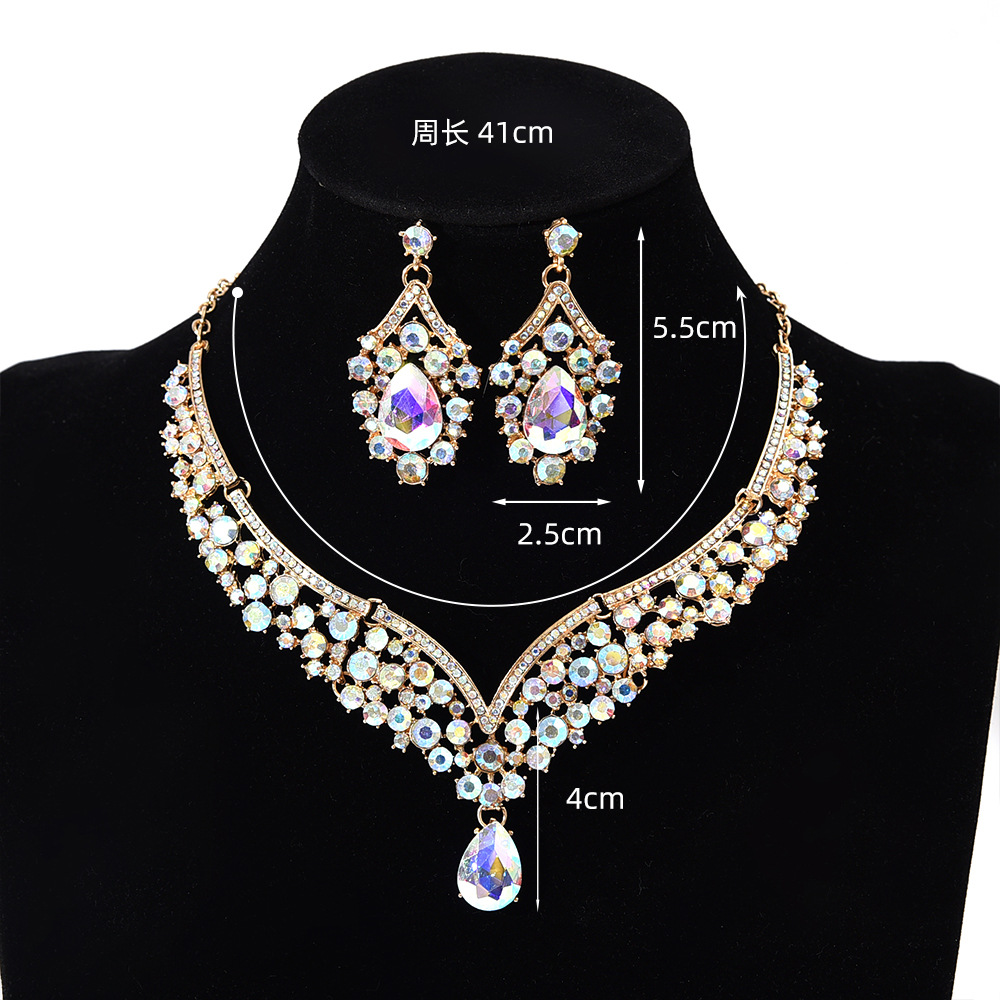 Ensemble collier et boucles d'oreilles pendentif exagérés, style rétro européen et américain, orné de pierres précieuses en cristal, chaîne ras du cou pour femme._voghion.com