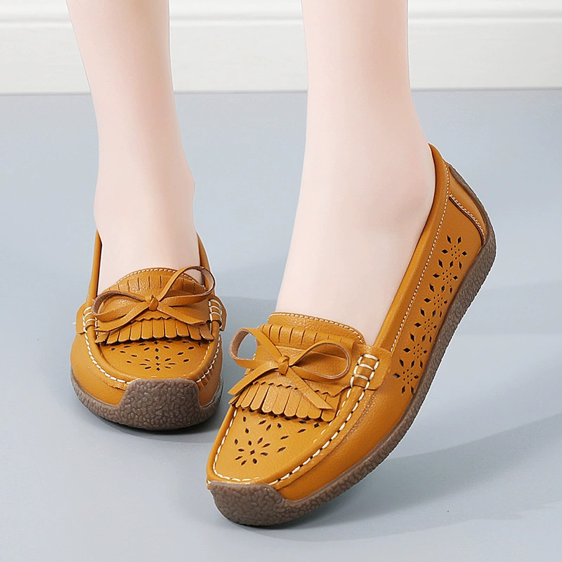 Snails for leisure with bow, low fashionable shoes