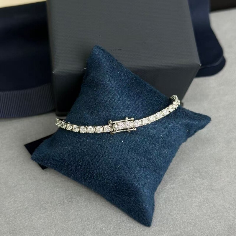 A Popular Item from Xiaohongshu: Tennis Bracelet with Full Diamond Sparkle, High-End Fashion, Versatile, Direct from the Factory