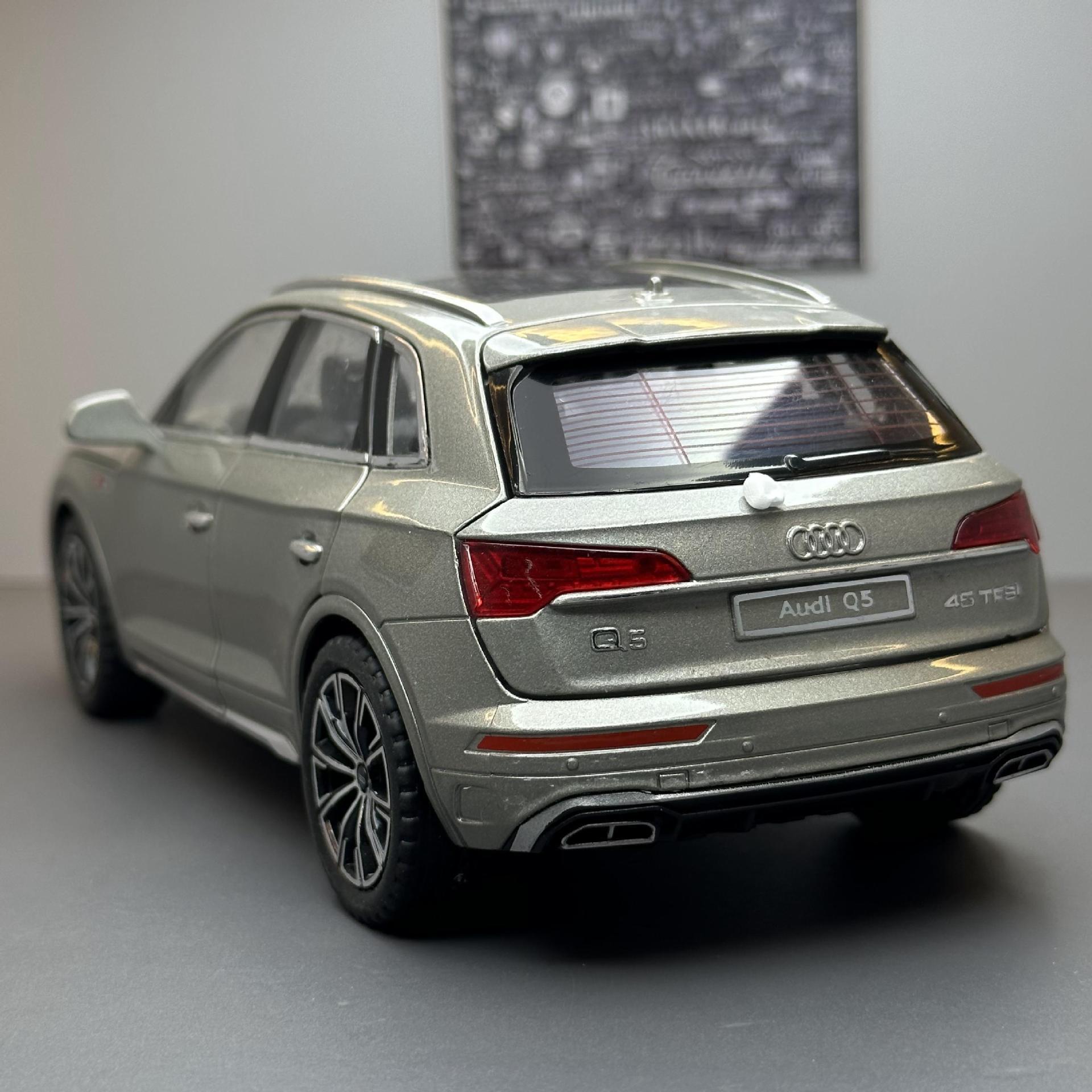 Modelo de coche de aleación XinAo 1:24 Audi Q5 vehículo todoterreno 6 puertas con sonido y luz Tire hacia atrás modelo de coche de juguete colección de decoración