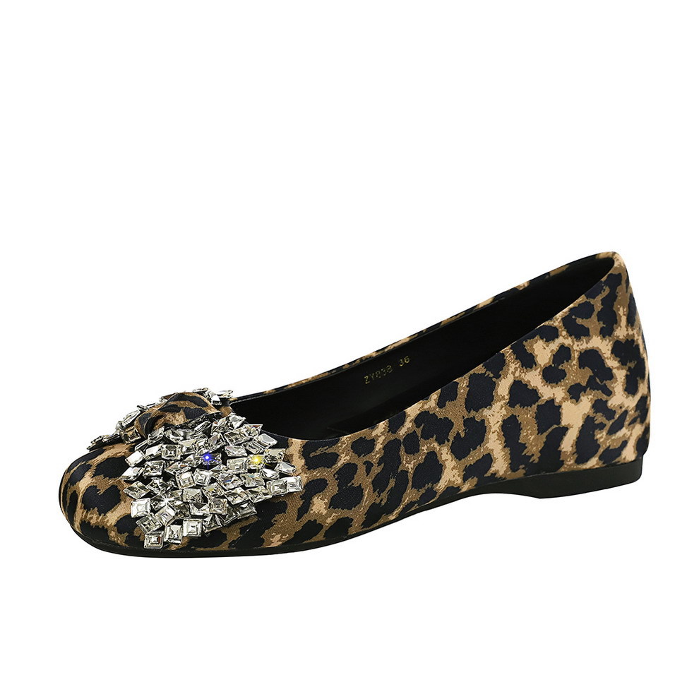 838-H159 French leopard print square toe shallow mouth, one foot kick, rhinestone big bow, comfortable inner height increase, mid length single shoe