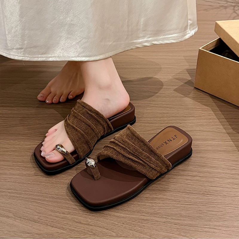2026 verano nuevo retrógrado leopardo zapatillas frías para mujeres con una parte inferior gruesa de altura cuadrada con chanclas image 7