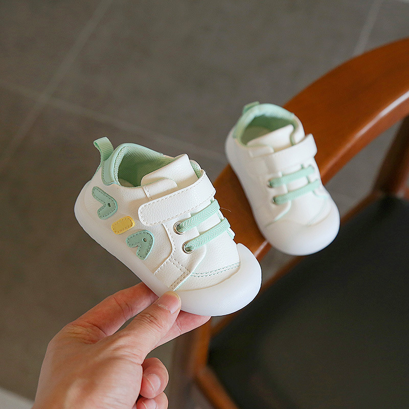 2024 nuevos zapatos de bebé de primavera y otoño zapatos de niño de fondo suave 1-2 años de edad niños y niñas zapatos blancos zapatos de bebé