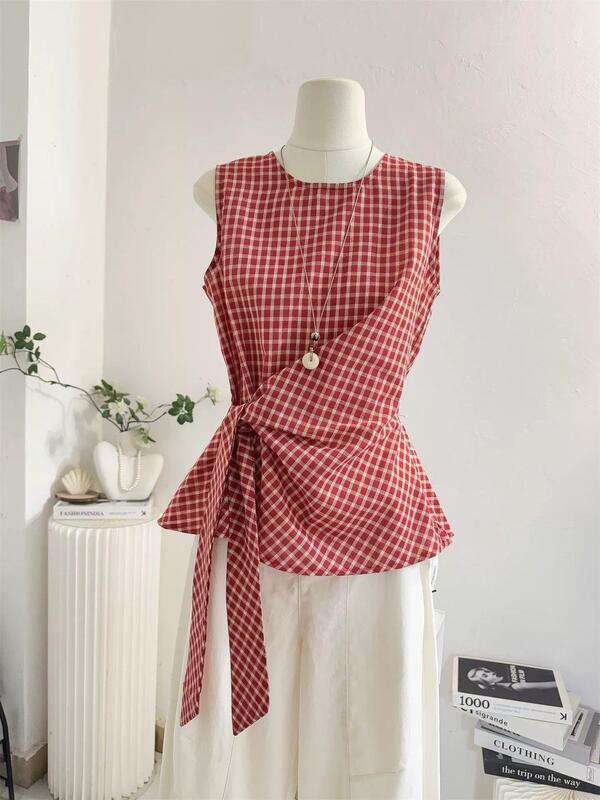 Red plaid sleeveless vest shirt for women, 2026 summer, with tie-waist design, vintage checkered blouse top Red plaid sleeveless vest shirt for women, 2026 summer, with tie-waist design, vintage checkered blouse top