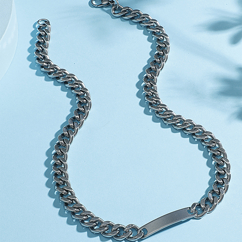 Iconic Cuban Chain Necklace For Men With Pendant Symbol Of Heritage_voghion.com