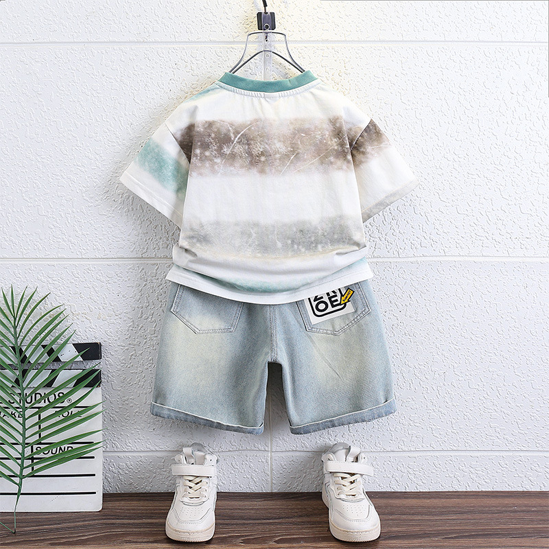 7209 Traje de manga corta para niños 2025 nueva ropa para niños de moda verano para bebés, traje de dos piezas de verano para niños guapos