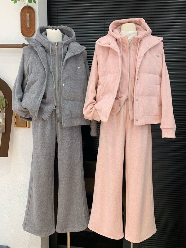 High-End Popular Sports Style Suit for Women in Autumn and Winter New Short Sweatshirt Thickened Sleeveless Vest Three-Piece Set for Women High-End Popular Sports Style Suit for Women in Autumn and Winter New Short Sweatshirt Thickened Sleeveless Vest Three-Piece Set for Women