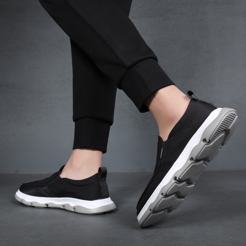 Old Beijing Cloth Shoes 2025 Men's Summer Breathable ice Silk quick-drying Casual shoes, light and versatile, one-step lazy shoes