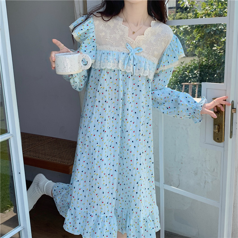 ブルーのスリーパースカート