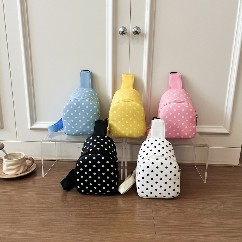 Cross-border fashion polka dot children's shoulder bag, casual and simple design, unisex, lightweight and stylish, perfect for kids
