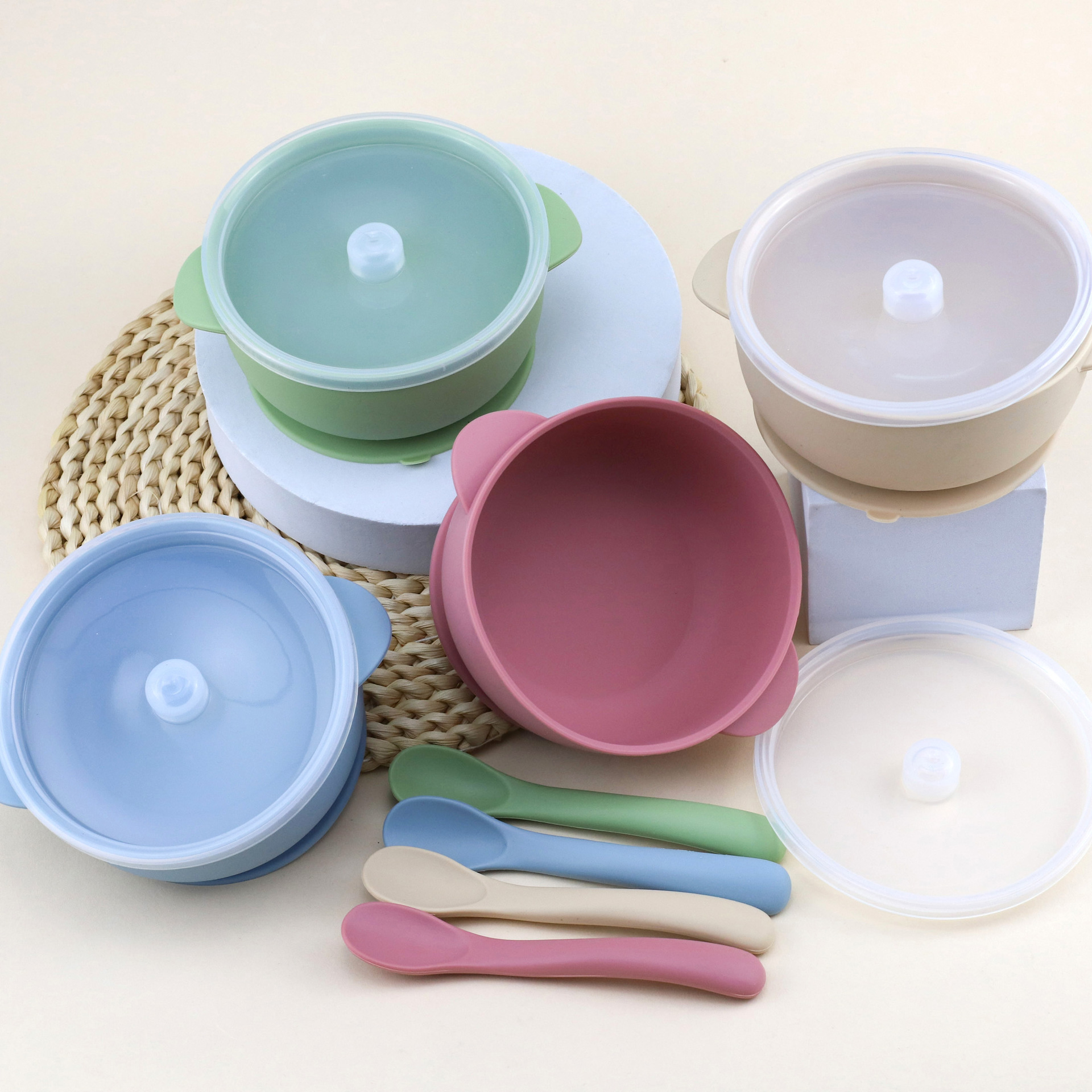 Cross-border hot food silicone baby complementary bowl spoon baby bowl strong suction with lid tableware silicone soft spoon