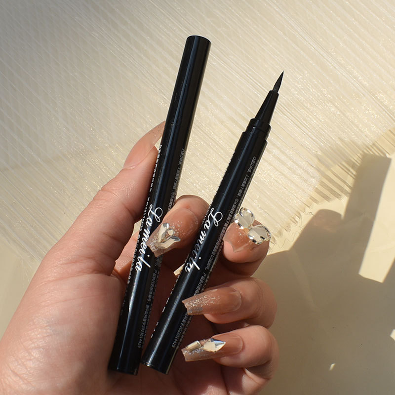 Eyeliner Pen Waterproof Sweat-proof Color Durable No Sizzy Fine Extremely Fine Female Novice Beginner Scholar Make-up genuine goods