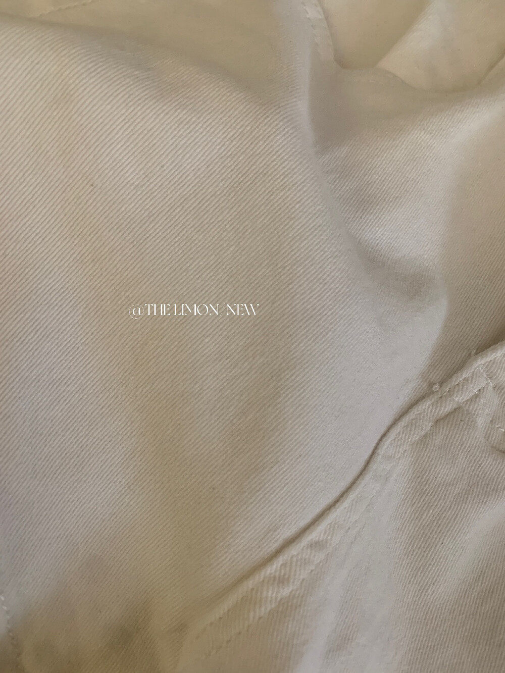 Quần short jean nữ lưng cao thiết kế hai khuy, dáng ôm gọn, phối màu cơ bản — màu đen, trắng ngà, màu kaki chi tiết 25