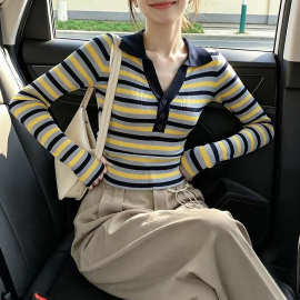 甜辣妹拼色条纹翻v领毛衣针织打底衫女内搭设计感老钱风上衣秋冬