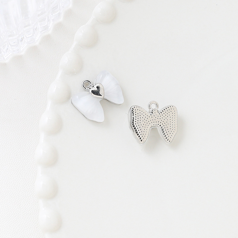 4g Weight Pendant Jewelry Making Type DIY Jewelry Accessories Classification 1 Piece Quantity Alloy Material Heart Shape, Rose Pattern Plating Design Simple Style, Classic Style Style 1 Piece Alloy Heart Shape Rose Pendant 11