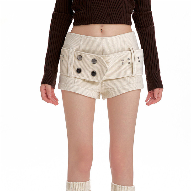 Spicy girl style apricot corduroy low-waist shorts for women, new autumn and winter model with metal buckle, slimming, hip-hugging, A-line casual hot pants Spicy girl style apricot corduroy low-waist shorts for women, new autumn and winter model with metal buckle, slimming, hip-hugging, A-line casual hot pants