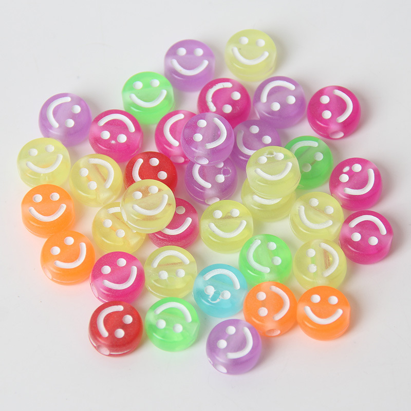 투명한 색상의 웃는 얼굴