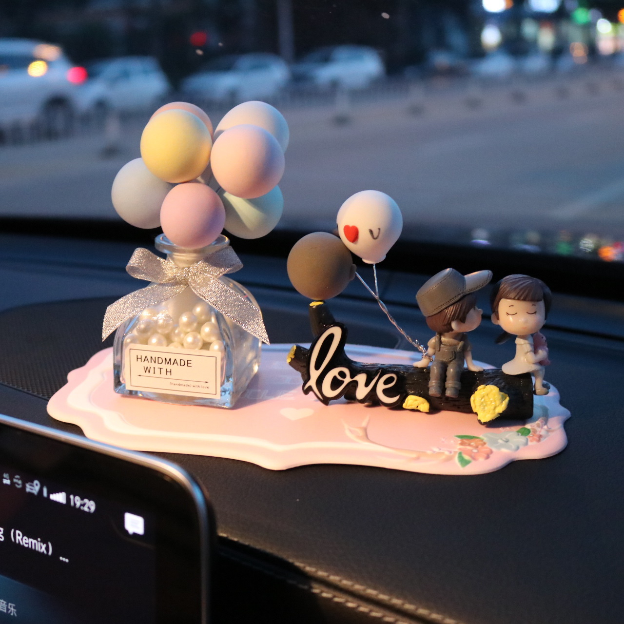 Decoración de coche decoración de interior de coche creativo pareja linda control central escenario de perfume mujer coche productos de aromaterapia