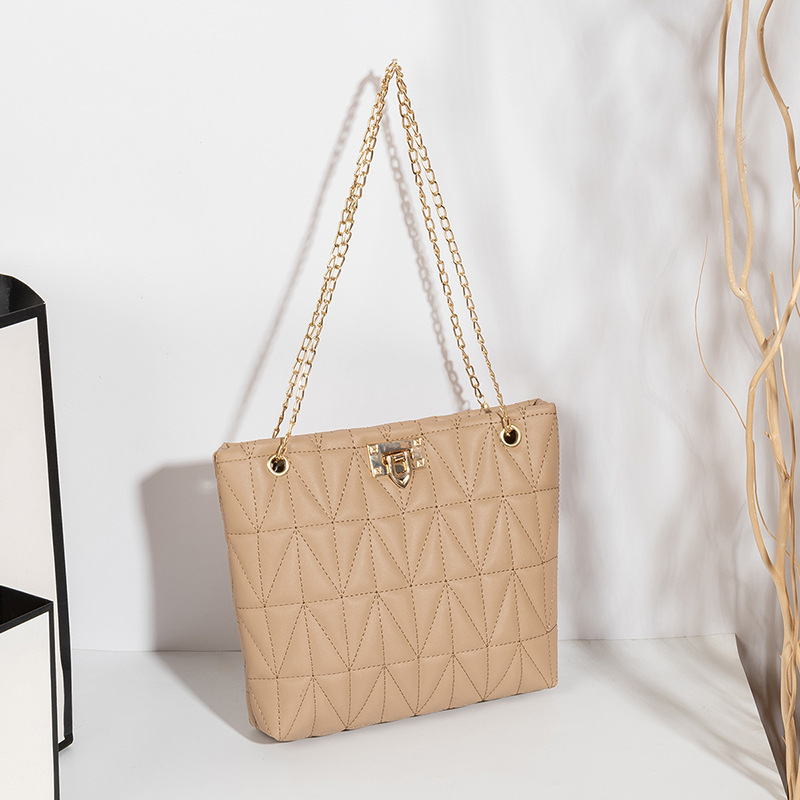 Bolso versátil bolso de hombro de las mujeres 2022 bolsos de mano bolso bordado bolso de la momia bolsa de mensajero de cadena de gran capacidad