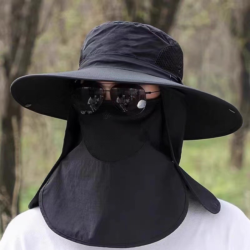 Zomerse buitenactiviteiten: vissen, wandelen en reizen met een breed gezichtsscherm en afneembare zonnehoed._voghion.com