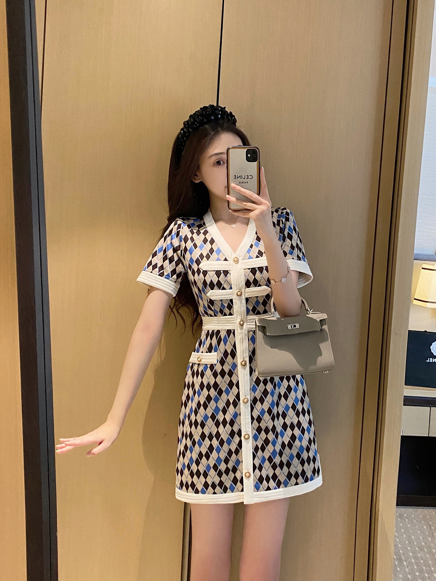 Đầm suông nữ midi phong cách tiểu thơ, thắt eo tôn dáng, họa tiết kẻ sọc — Đường kẻ